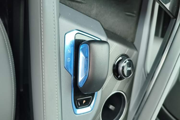 Used Zeekr 001 2024 WE Edition 100 kWh Rear-Drive Gear Lever