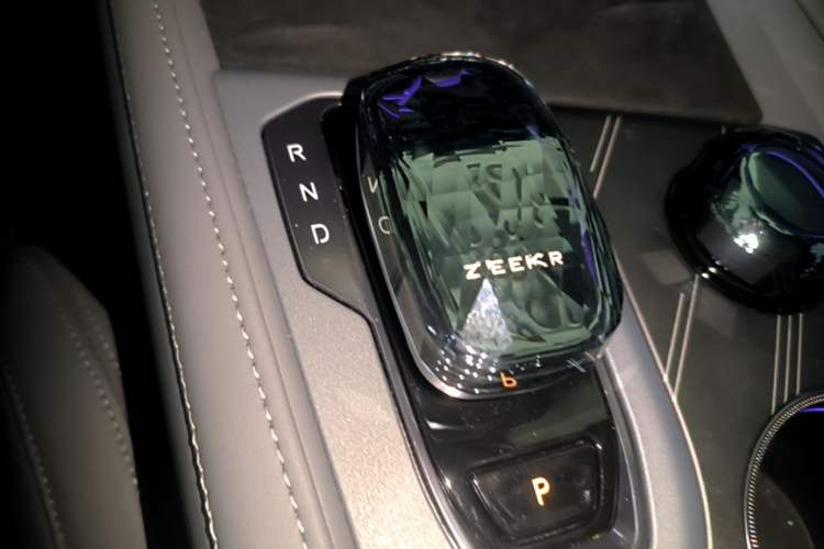 Used Zeekr 001 2024 WE Edition 95 kWh All-Wheel Drive Gear Lever