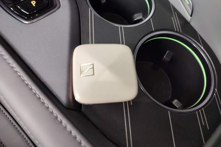 Used Zeekr 001 2024 YOU Edition 100 kWh All-Wheel Drive Interior 1