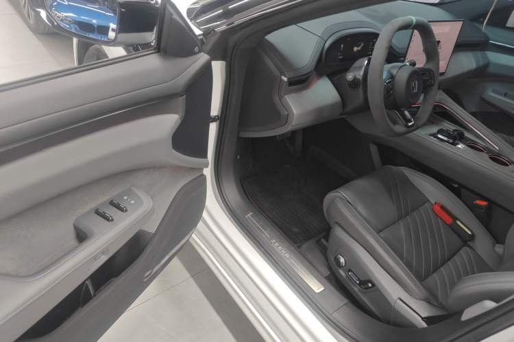Used Zeekr 001 2024 WE Edition 95 kWh All-Wheel Drive Interior 3
