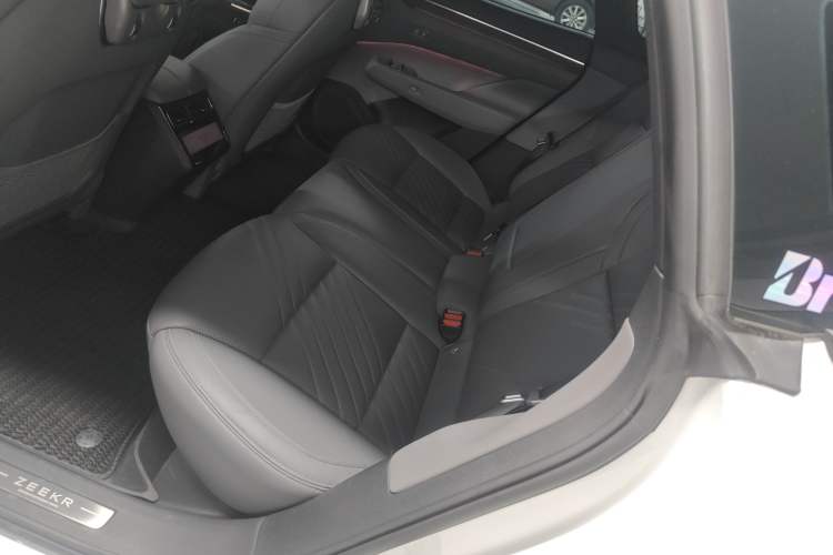 Used Zeekr 001 2024 WE Edition 95 kWh All-Wheel Drive Interior 4