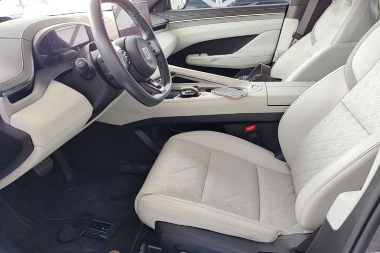 Used Zeekr 001 2024 ME Edition 100 kWh All-Wheel Drive Left Front Seat
