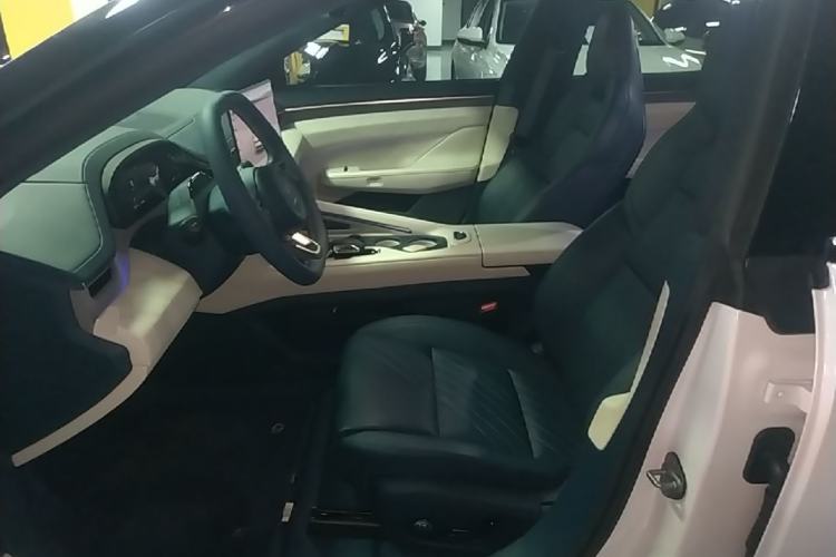 Used Zeekr 001 2024 YOU Edition 100 kWh All-Wheel Drive Left Front Seat
