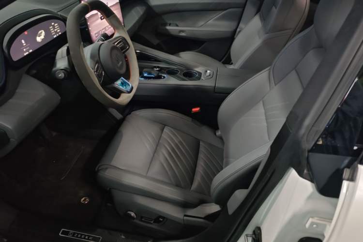 Used Zeekr 001 2024 ME Edition 100 kWh All-Wheel Drive Left Front Seat