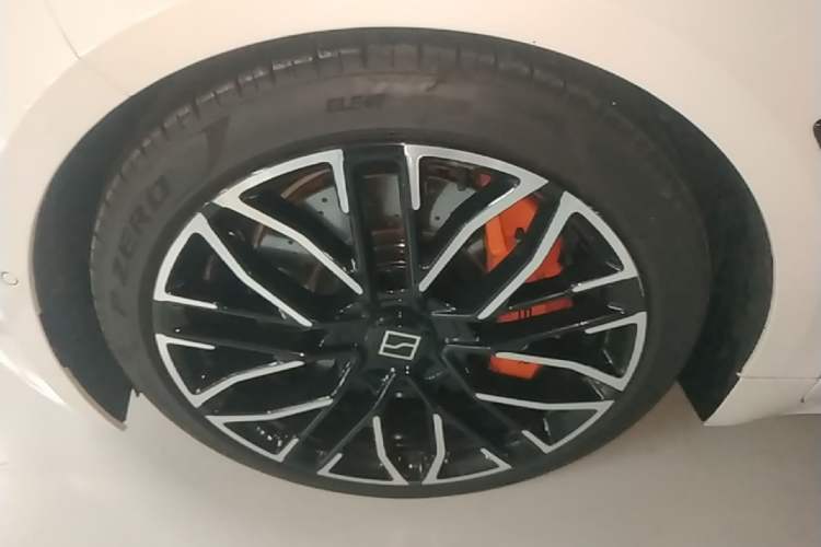 Used Zeekr 001 2024 YOU Edition 100 kWh All-Wheel Drive Left Front Wheel Hub