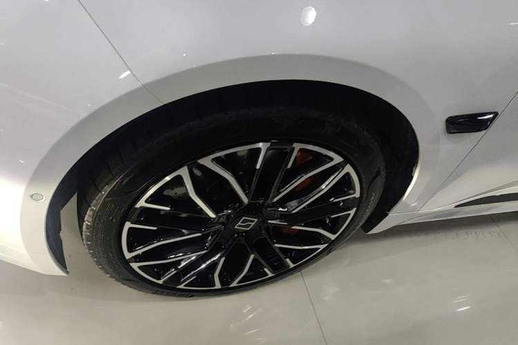 Used Zeekr 001 2024 YOU Edition 100 kWh All-Wheel Drive Left Front Wheel Hub