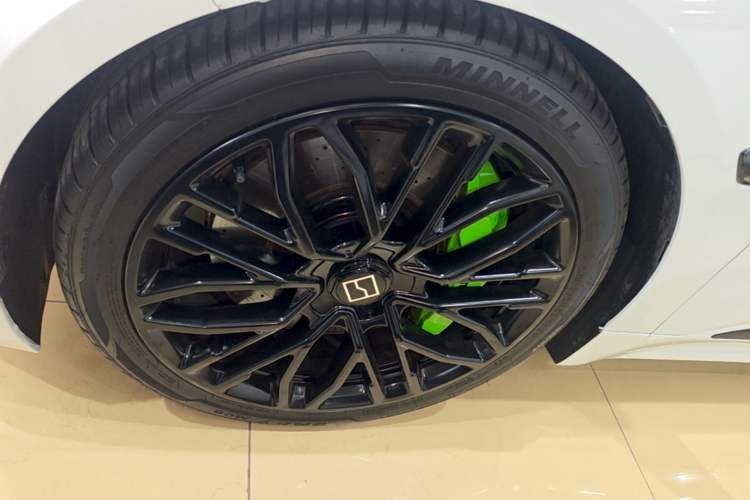 Used Zeekr 001 2024 YOU Edition 100 kWh All-Wheel Drive Left Front Wheel Hub