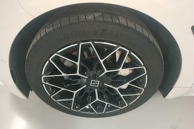 Used Zeekr 001 2024 WE Edition 100 kWh Rear-Drive Left Front Wheel Hub