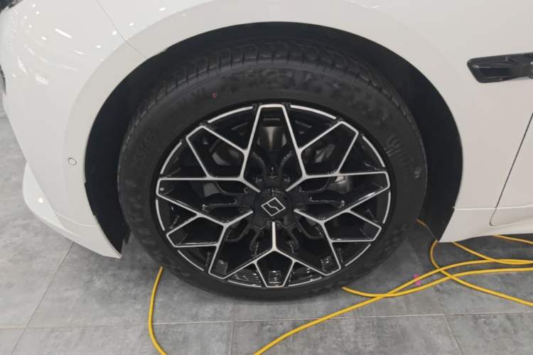 Used Zeekr 001 2024 ME Edition 100 kWh All-Wheel Drive Left Front Wheel Hub