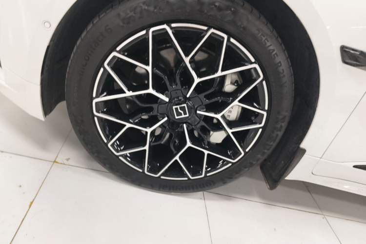 Used Zeekr 001 2024 WE Edition 95 kWh All-Wheel Drive Left Front Wheel Hub