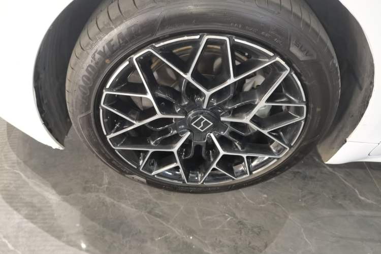 Used Zeekr 001 2024 WE Edition 95 kWh All-Wheel Drive Left Front Wheel Hub