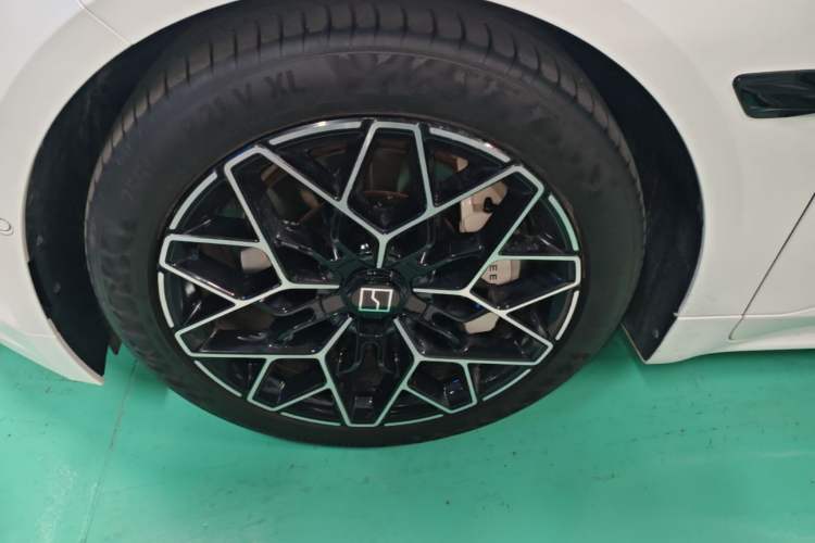 Used Zeekr 001 2024 ME Edition 100 kWh All-Wheel Drive Left Front Wheel Hub
