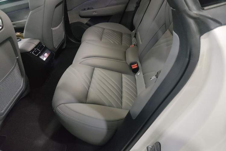 Used Zeekr 001 2024 YOU Edition 100 kWh All-Wheel Drive Left Rear Seat