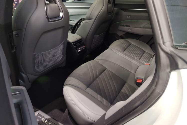Used Zeekr 001 2024 YOU Edition 100 kWh All-Wheel Drive Left Rear Seat