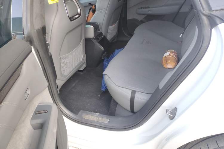Used Zeekr 001 2024 WE Edition 100 kWh Rear-Drive Left Rear Seat