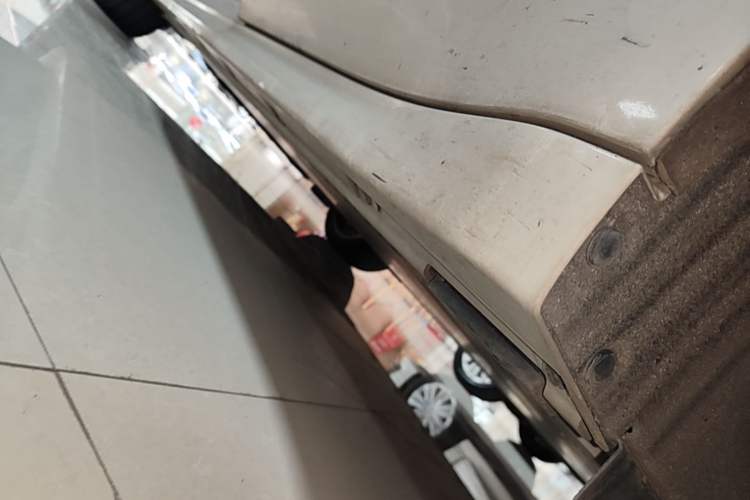 Used Zeekr 001 2024 WE Edition 95 kWh All-Wheel Drive Left Side Sill
