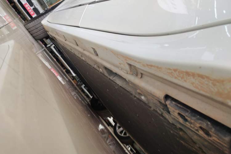 Used Zeekr 001 2024 WE Edition 100 kWh Rear-Drive Left Side Sill