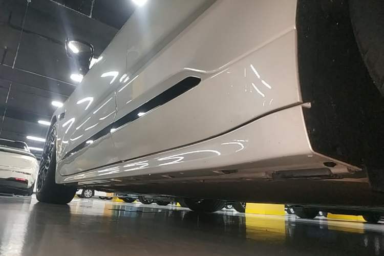 Used Zeekr 001 2024 YOU Edition 100 kWh All-Wheel Drive Left Side Sill