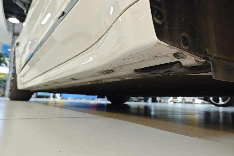 Used Zeekr 001 2024 YOU Edition 100 kWh All-Wheel Drive Left Side Sill
