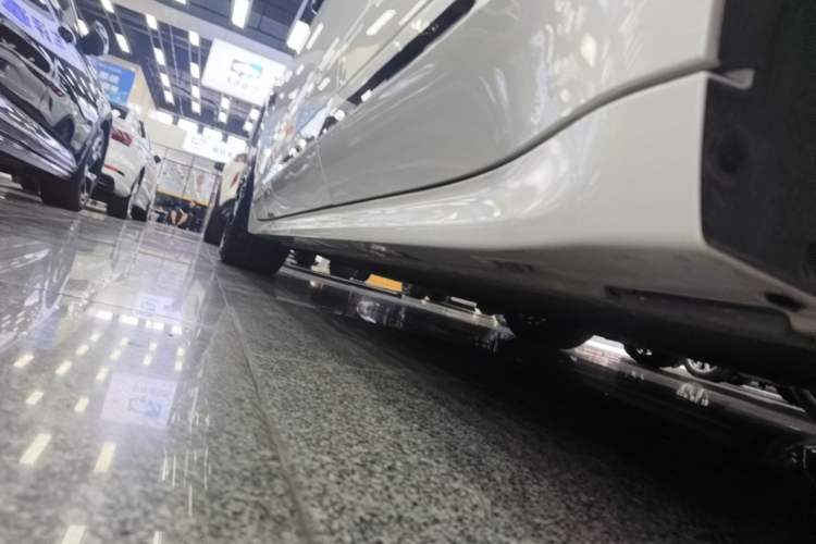 Used Zeekr 001 2024 YOU Edition 100 kWh All-Wheel Drive Left Side Sill