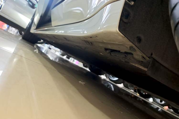 Used Zeekr 001 2024 YOU Edition 100 kWh All-Wheel Drive Left Side Sill