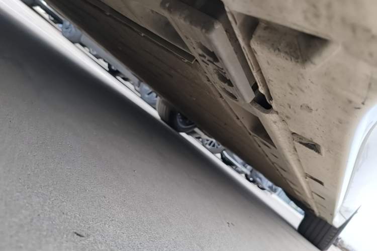 Used Zeekr 001 2024 WE Edition 100 kWh Rear-Drive Left Side Sill