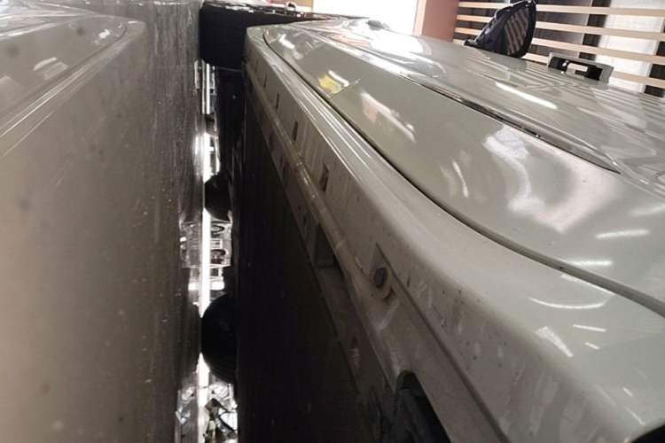 Used Zeekr 001 2024 WE Edition 100 kWh Rear-Drive Left Side Sill