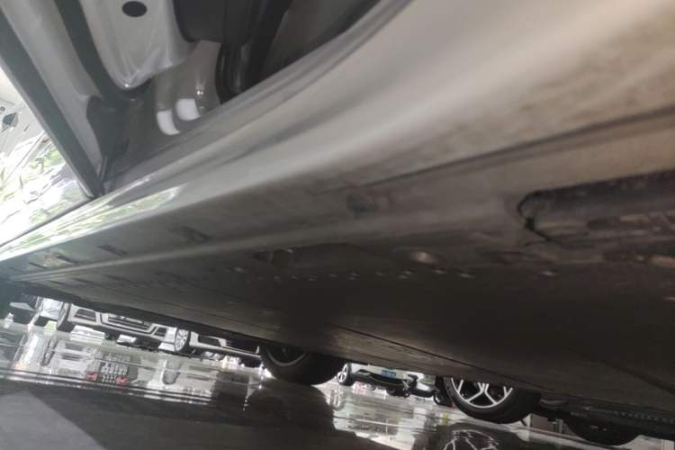 Used Zeekr 001 2024 WE Edition 95 kWh All-Wheel Drive Left Side Sill