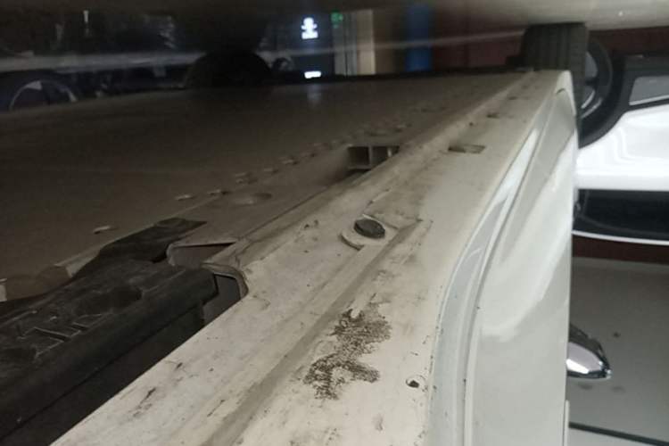 Used Zeekr 001 2024 WE Edition 95 kWh All-Wheel Drive Left Side Sill