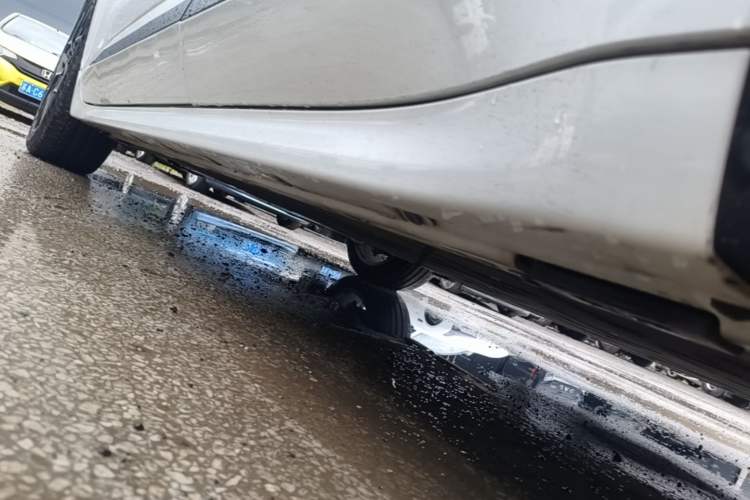 Used Zeekr 001 2024 ME Edition 100 kWh All-Wheel Drive Left Side Sill