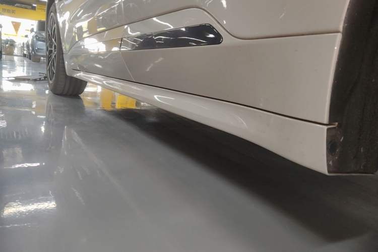 Used Zeekr 001 2024 WE Edition 100 kWh Rear-Drive Left Side Sill