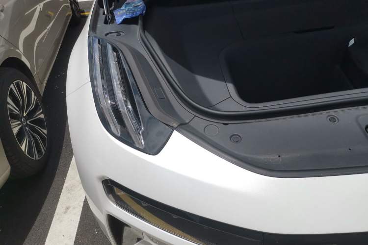 Used Zeekr 001 2024 WE Edition 95 kWh All-Wheel Drive Right Front Headlight