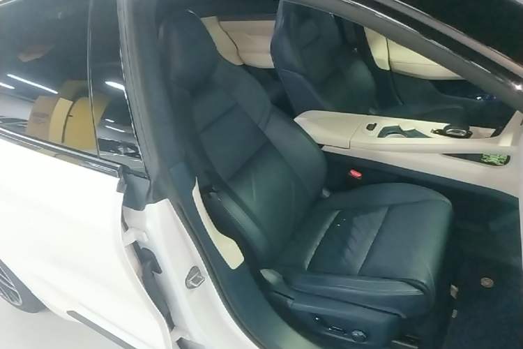 Used Zeekr 001 2024 YOU Edition 100 kWh All-Wheel Drive Right Front Seat