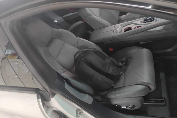 Used Zeekr 001 2024 WE Edition 95 kWh All-Wheel Drive Right Front Seat