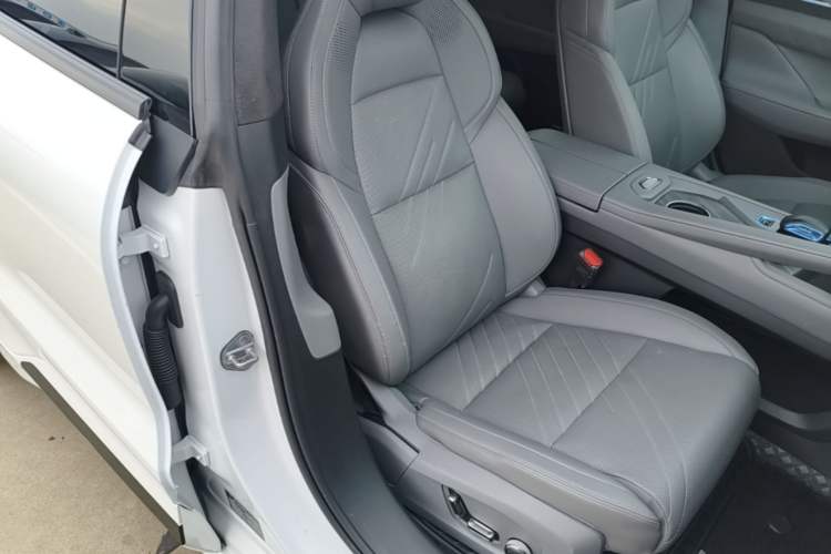 Used Zeekr 001 2024 WE Edition 100 kWh Rear-Drive Right Front Seat