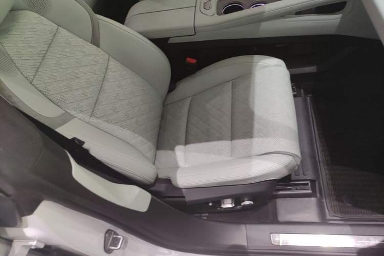 Used Zeekr 001 2024 WE Edition 95 kWh All-Wheel Drive Right Front Seat