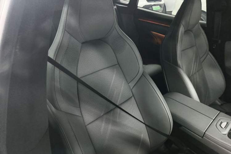 Used Zeekr 001 2024 WE Edition 95 kWh All-Wheel Drive Right Front Seat