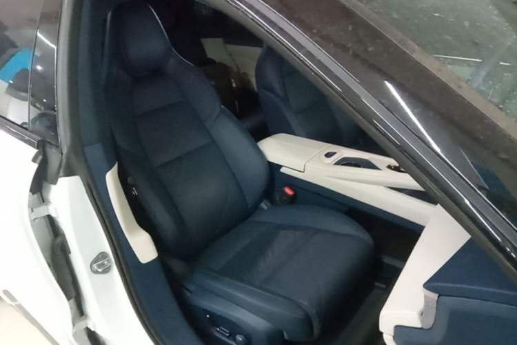 Used Zeekr 001 2024 WE Edition 95 kWh All-Wheel Drive Right Front Seat