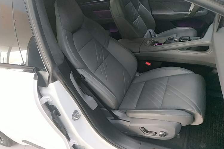 Used Zeekr 001 2024 WE Edition 95 kWh All-Wheel Drive Right Front Seat