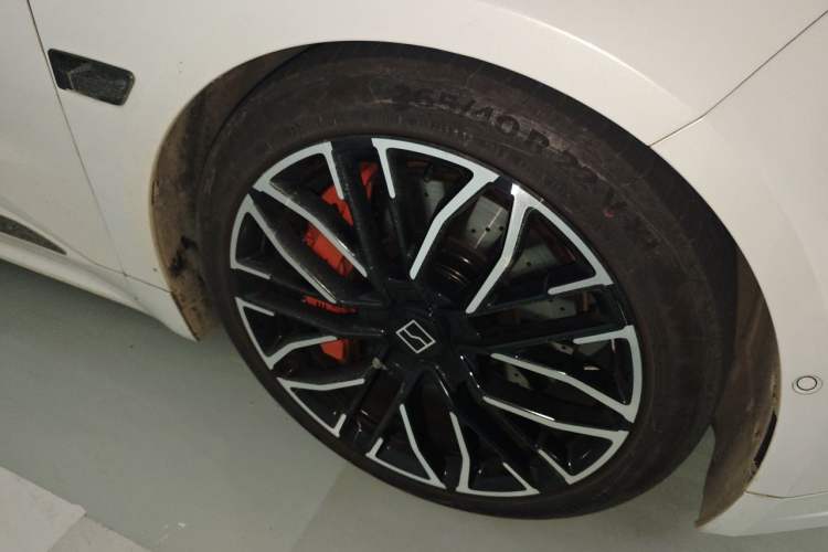 Used Zeekr 001 2024 YOU Edition 100 kWh All-Wheel Drive Right Front Wheel Hub