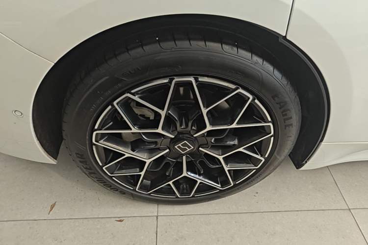 Used Zeekr 001 2024 WE Edition 95 kWh All-Wheel Drive Right Rear Wheel Hub