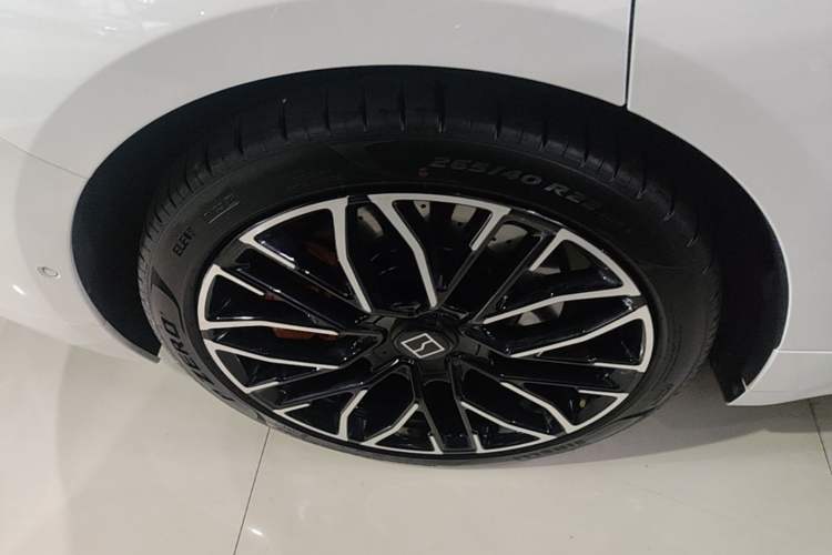 Used Zeekr 001 2024 YOU Edition 100 kWh All-Wheel Drive Right Rear Wheel Hub