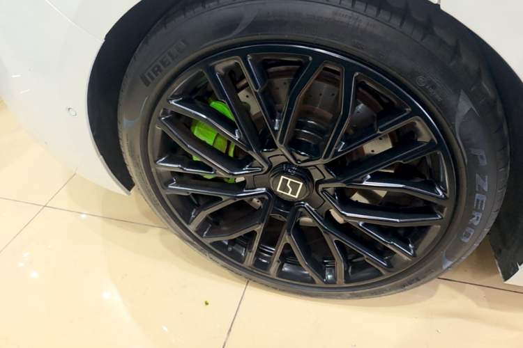 Used Zeekr 001 2024 YOU Edition 100 kWh All-Wheel Drive Right Rear Wheel Hub