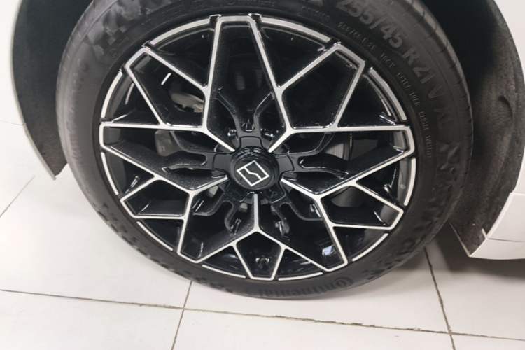 Used Zeekr 001 2024 WE Edition 95 kWh All-Wheel Drive Right Rear Wheel Hub