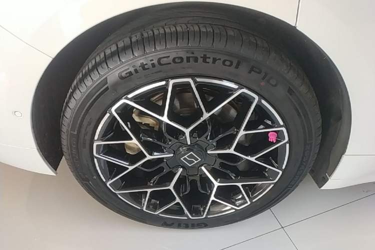 Used Zeekr 001 2024 WE Edition 95 kWh All-Wheel Drive Right Rear Wheel Hub