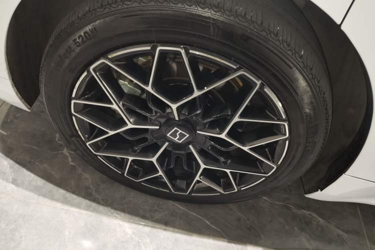 Used Zeekr 001 2024 WE Edition 95 kWh All-Wheel Drive Right Rear Wheel Hub