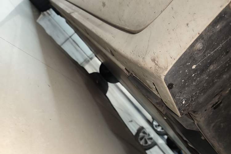 Used Zeekr 001 2024 WE Edition 95 kWh All-Wheel Drive Right Side Sill