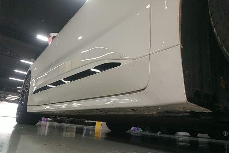 Used Zeekr 001 2024 YOU Edition 100 kWh All-Wheel Drive Right Side Sill