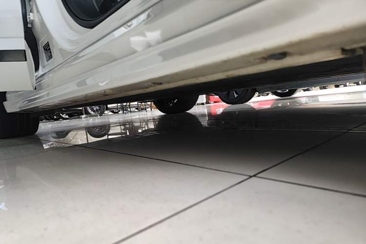 Used Zeekr 001 2024 YOU Edition 100 kWh All-Wheel Drive Right Side Sill