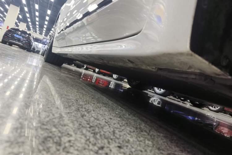 Used Zeekr 001 2024 YOU Edition 100 kWh All-Wheel Drive Right Side Sill